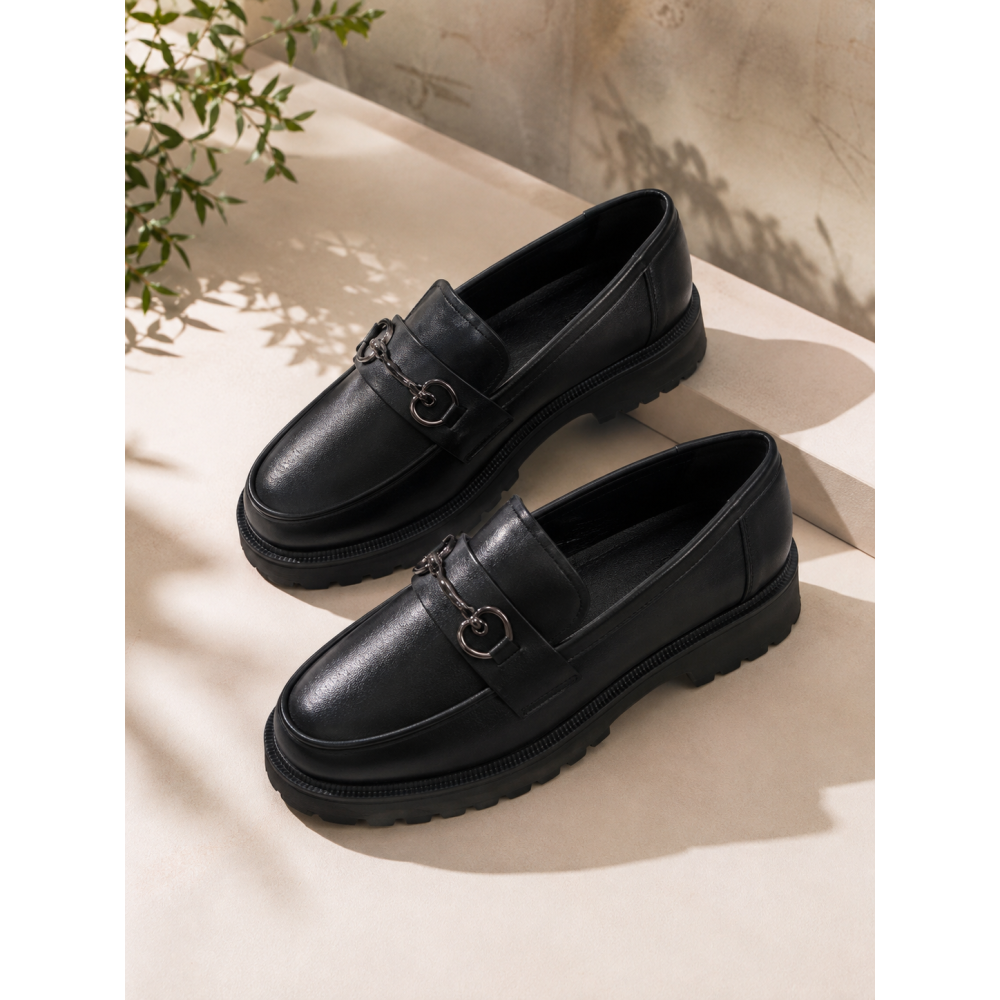 ΓΥΝΑΙΚΕΙΑ CHUNKY LOAFERS ΜΕ ΔΙΑΚΟΣΜΗΤΙΚΗ ΑΓΚΡΑΦΑ ΚΑΙ ΤΡΑΚΤΕΡΩΤΗ ΣΟΛΑ 4CM – ΜΑΥΡΟ!!!AA10