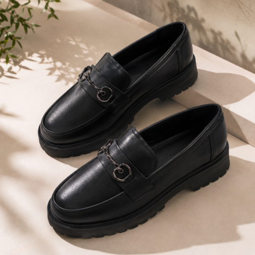 ΓΥΝΑΙΚΕΙΑ CHUNKY LOAFERS ΜΕ ΔΙΑΚΟΣΜΗΤΙΚΗ ΑΓΚΡΑΦΑ ΚΑΙ ΤΡΑΚΤΕΡΩΤΗ ΣΟΛΑ 4CM – ΜΑΥΡΟ!!!AA10
