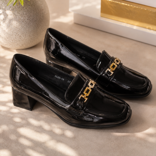 Γυναικεία Μαύρα Λουστρίνι Loafers με Σταθερό Τακούνι και Διακοσμητική Αλυσίδα!!!5520-18